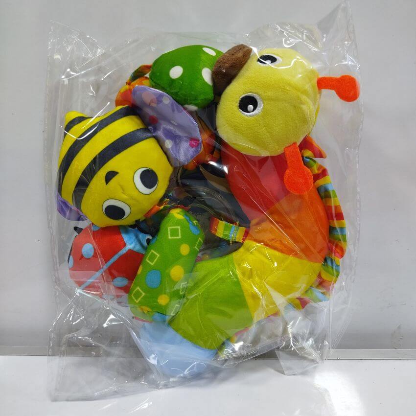 SONAJA PELUCHE CON MUÑEQUITOS