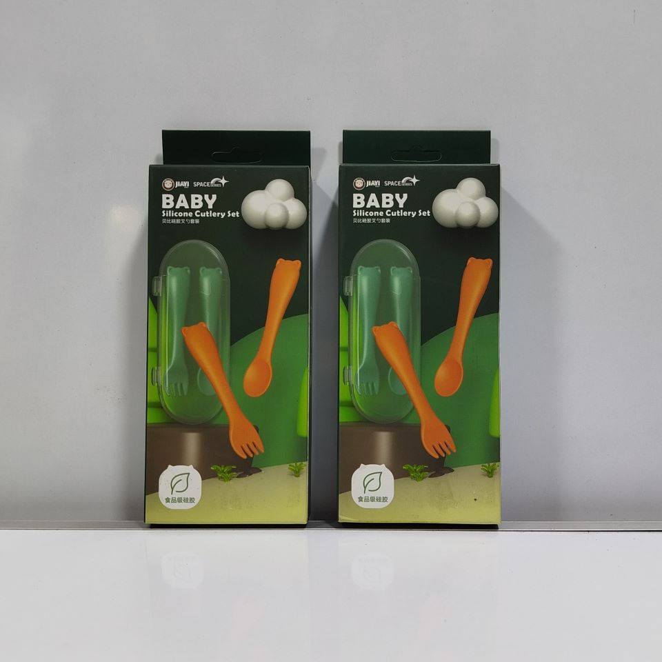 CUBIERTO DE SILICONA VERDE Y NARANJA